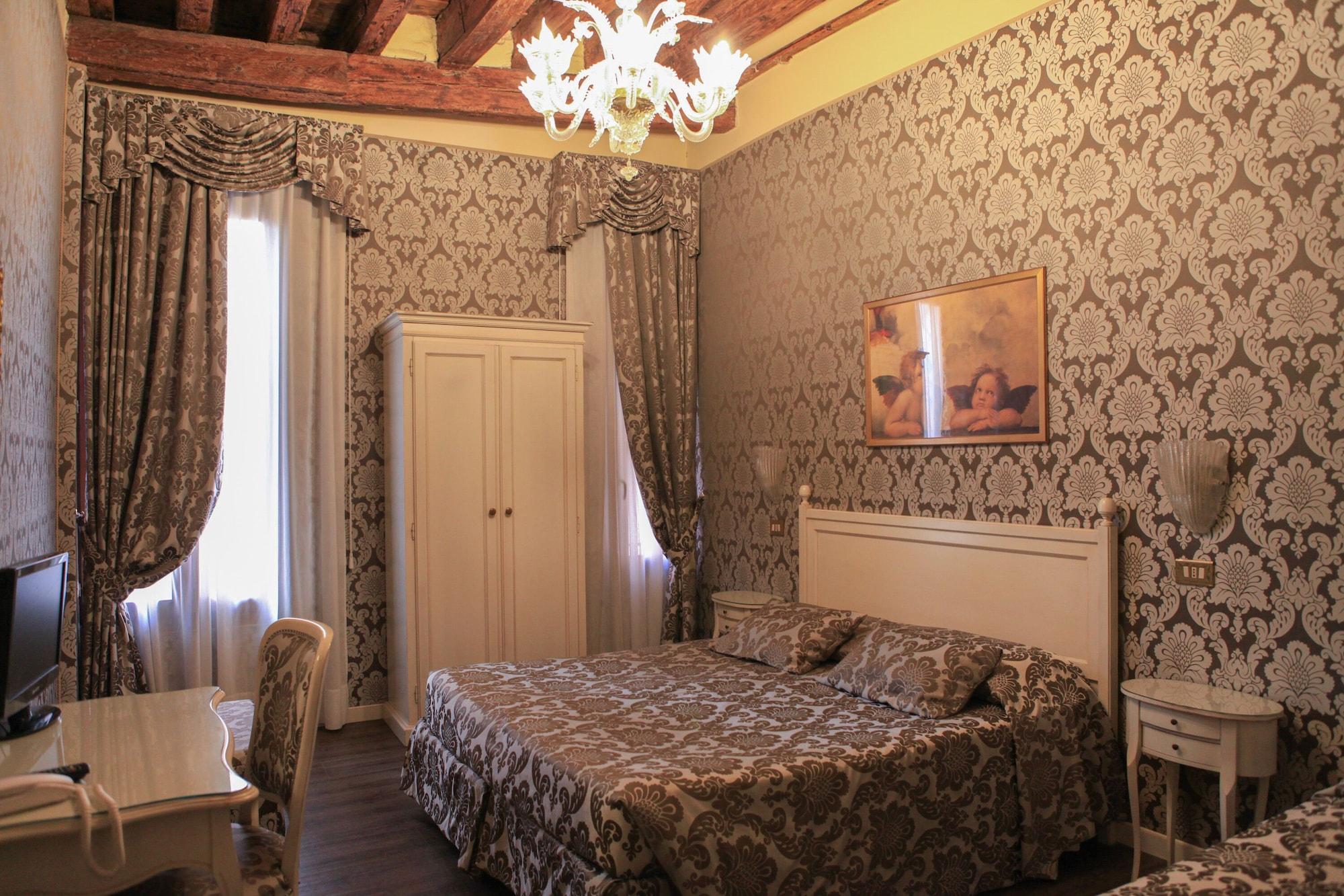 Hotel Bridge Venice Exterior photo