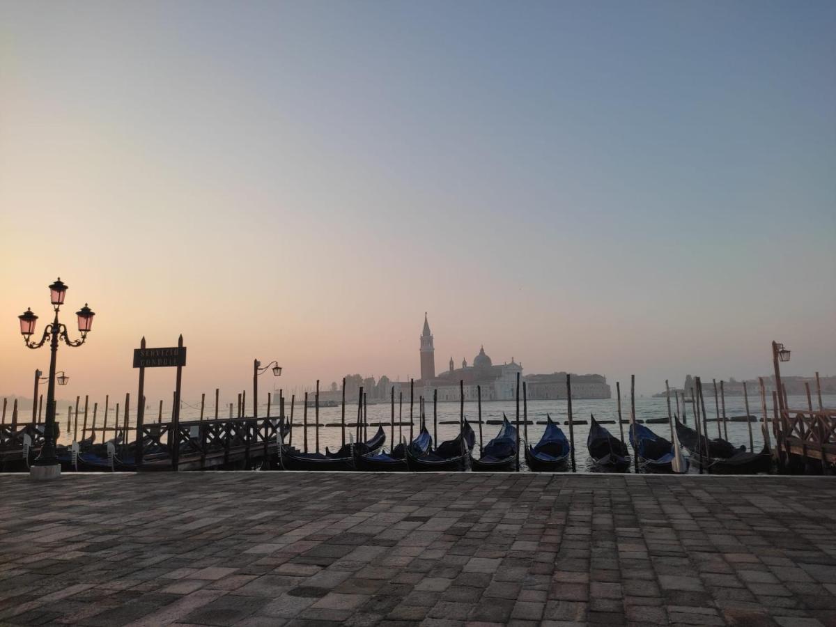 Hotel Bridge Venice Exterior photo
